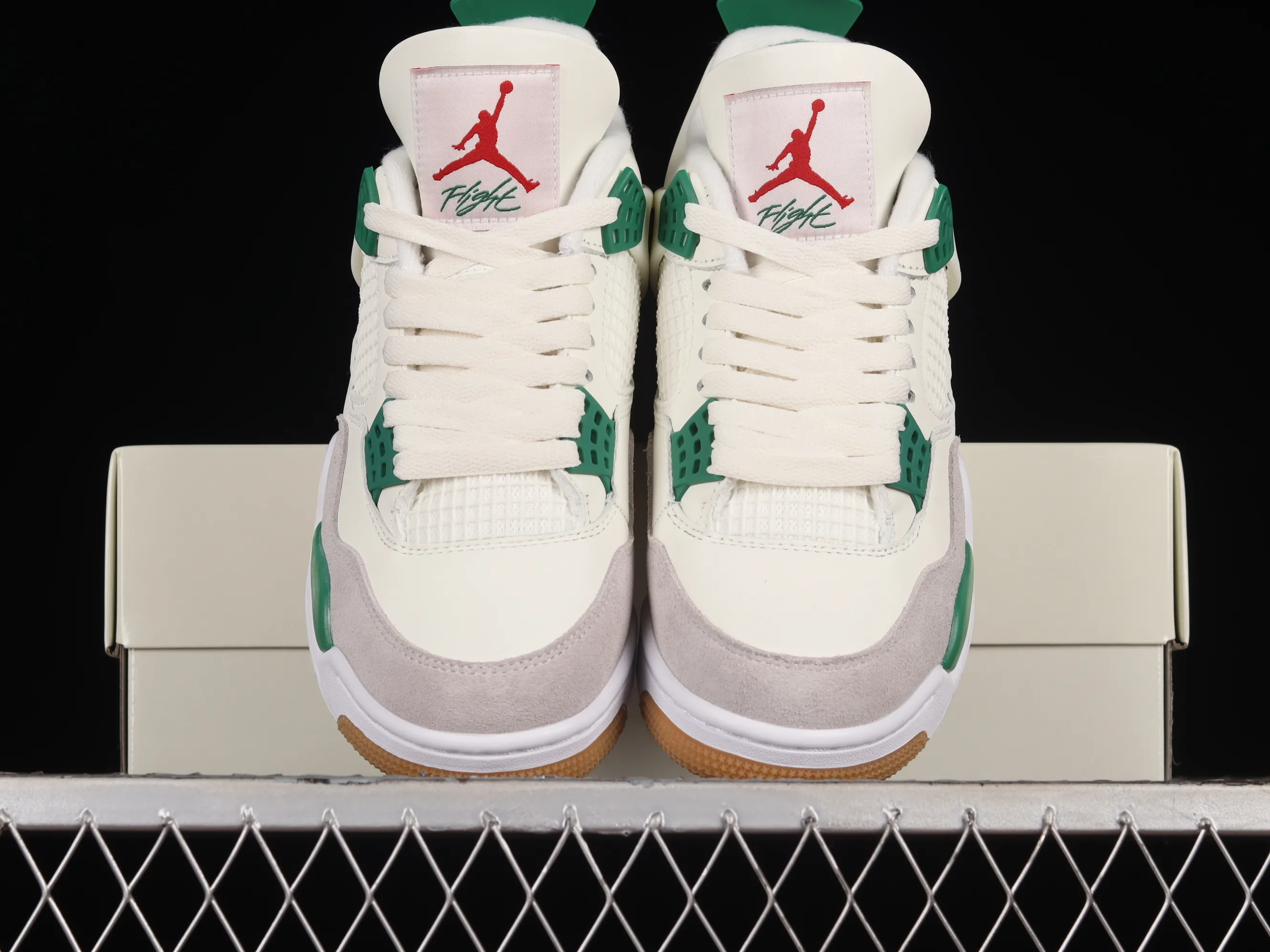 All categories Air Jordan Jordan series basketball shoes Air Jordan 4 Nk SB x Air Jordan 4 "Pine Green" AJ4 Joe 4 joint white green DR5415-103
